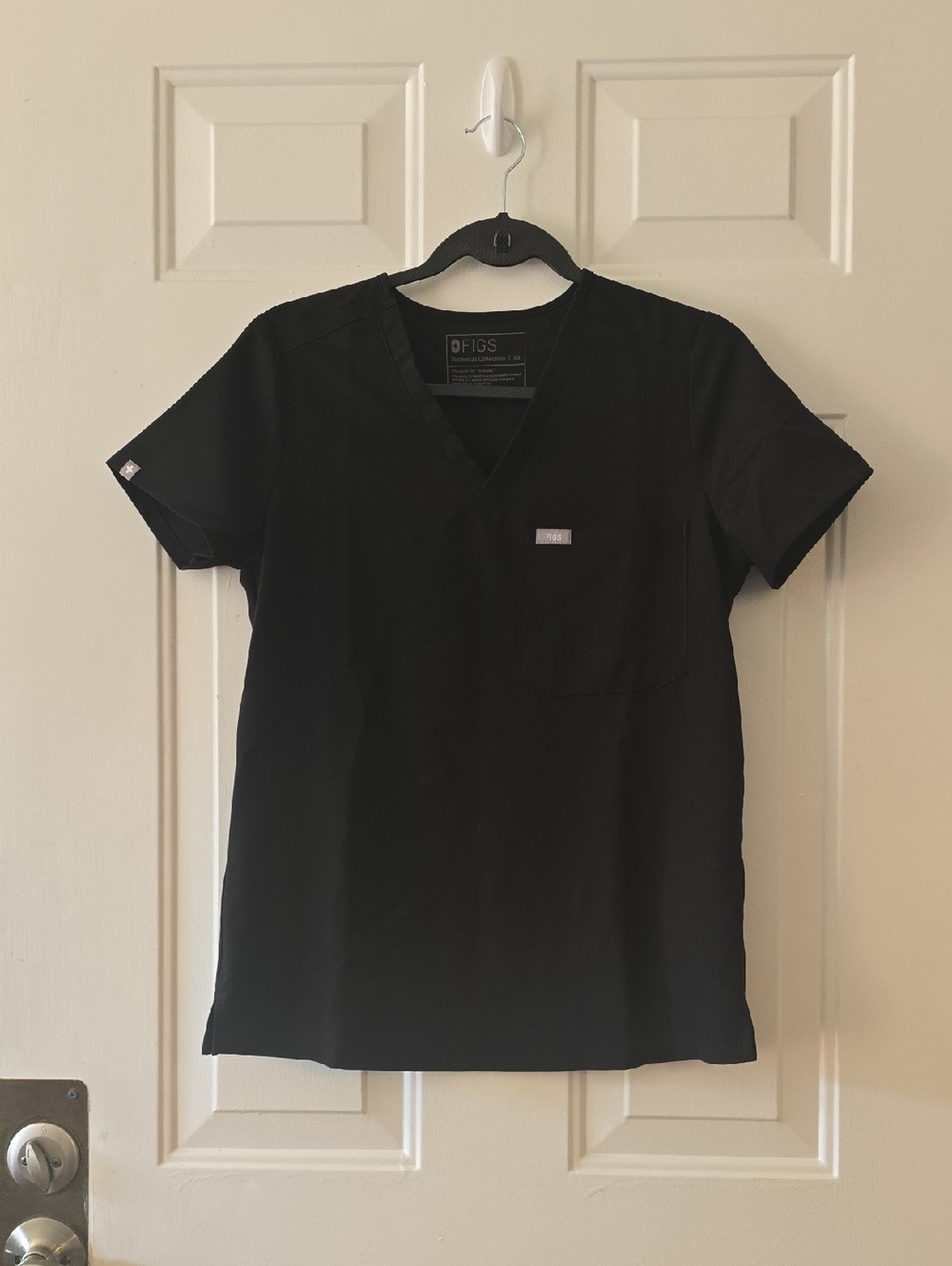 Figs Black Scrub Top